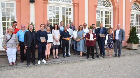 Foto der Preisträgerinnen und Preisträger des Hessischen Denkmalschutzpreises 2022