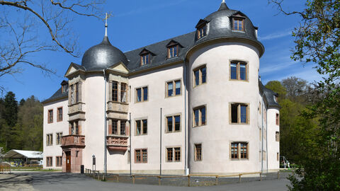 In allen Belangen herausragend: das Schloss Wächtersbach. Foto des Schlosses Wächtersbach in Wächtersbach.
