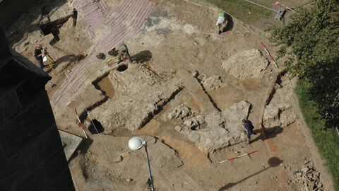 Foto der Fundamente einer Deutschordensniederlassung bei Marburg.