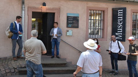 Foto. Presseveranstaltung zur Fundübergabe.