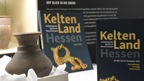 Foto. Presseveranstaltung zur Fundübergabe.