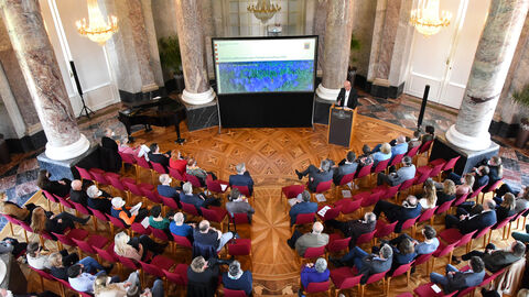 Foto. Frühjahrsempfang 2022 in der Rotunde des Schlosses Biebrich.