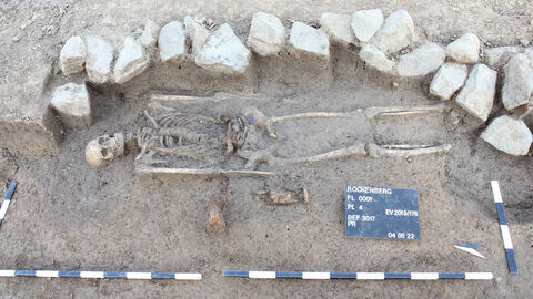 Die Ergebnisse aus Rockenberg werden die Archäologie noch über Jahre beschäftigen und versprechen jetzt schon, Licht in eine bisher dunkle Zeit zu bringen. Foto. Grabungsergebnisse in Rockenberg.