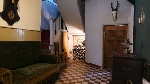 So wie die Diele zeugt das ganze Haus von seiner Vergangenheit und der vielfältigen Nutzung der Generationen - ein Umfeld, das erhalten und weitergelebt wird. Foto. Hausinneres in Sprangenberg.