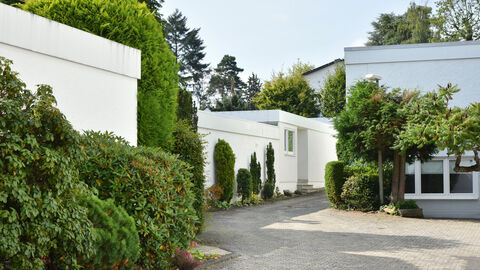 Siedlung Roter Hang in Kronberg, Schirnbornweg Siedlung Roter Hang in Kronberg, Schirnbornweg
