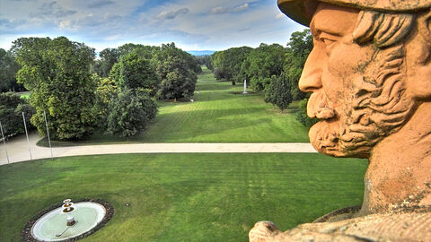 Schlosspark Wiesbaden-Biebrich, Große Sichtachse mit Blick auf die Rotunde 