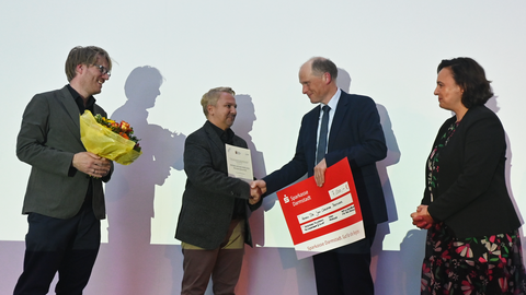 Der Eduard-Anthes-Preis geht an Dr. Jan Christoph Breitwieser! Preisübergabe