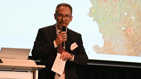 ... gemeinsam mit Dr. Kai Mückenberger. Dr. Kai Mückenberger