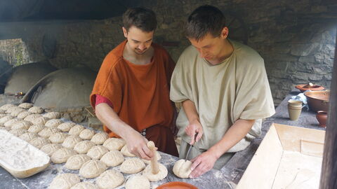 Brotbacken nach Römerart