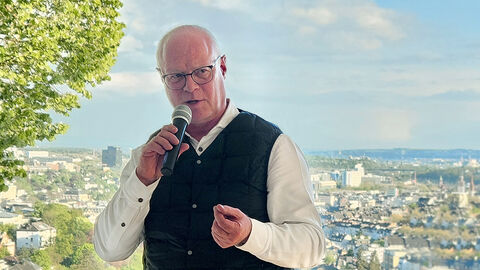 Man sieht Prof. Dr. Markus Harzentter, der das Amt seit 2015 leitet. Das Landesamt für Denkmalpflege Hessen besteht aus den Abteilungen Bau- und Kunstdenkmalpflege und der hessenARCHÄOLOGIE, zu der auch die Keltenwelt am Glauberg und das Römerkastell Saalburg gehören.  