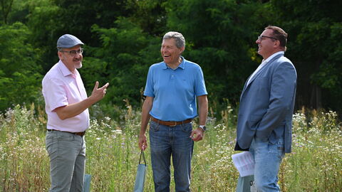 Dr. des. Thomas Becker im Gespräch mit Bürgermeister Geza Krebs-Wetzl und Jens Gottwald, Geschäftsführer der SEGG.