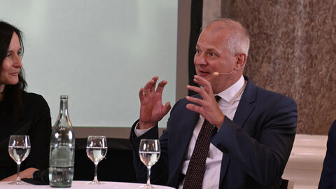 Prof. Dr. Raiko Krauß