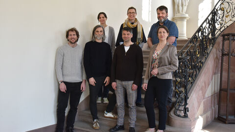Die Projektgruppe „Denkmalschutz-Klimaschutz“ (von o. l. im Uhrzeigersinn: Dr. Katharina Benak, Dr. Verena Jakobi, Roman Läsker (UD Werra-Meißner-Kreis), Dr.-Ing. Henriette von Preuschen, Wenzel Bratner, Frank Aulbach, Dr. Malte Nettekoven, ferner Olaf Köhler (UD Darmstadt, hier nicht im Bild) Die Projektgruppe „Denkmalschutz-Klimaschutz“ (von o. l. im Uhrzeigersinn: Dr. Katharina Benak, Dr. Verena Jakobi, Roman Läsker (UD Werra-Meißner-Kreis), Dr.-Ing. Henriette von Preuschen, Wenzel Bratner, Frank Aulbach, Dr. Malte Nettekoven, ferner Olaf Köhler (UD Darmstadt, hier nicht im Bild)