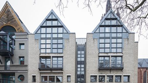 Postmoderne Hausfassaden der Saalgasse