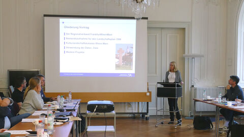 Frau Kopp gibt einen Einblick in das Kulturlandschaftskataster des Regionalverbandes FrankfurtRheinMain. 