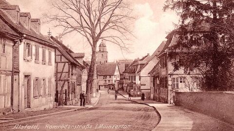 Historisches Alsfeld: Der Blick zum Mainzertor Historisches Alsfeld: Der Blick zum Mainzertor