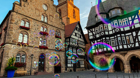 Der Marktplatz mit dem historischen Rathaus in Alsfeld Der Marktplatz mit dem historischen Rathaus in Alsfeld