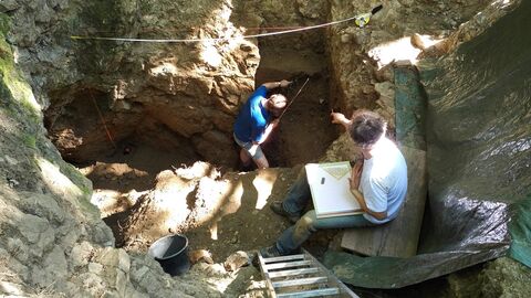 Mitglieder des Vereins Altbergbau Bergstraße-Odenwald e.V. bei der Arbeit Mitglieder des Vereins Altbergbau Bergstraße-Odenwald e.V. bei der Arbeit