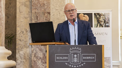 Prof. Dr. Markus Harzenetter, Präsident des Landesamtes für Denkmalpflege Hessen, sprach zum MehrWert der Denkmalpflege. Prof. Dr. Markus Harzenetter, Präsident des Landesamtes für Denkmalpflege Hessen, sprach zum MehrWert der Denkmalpflege.