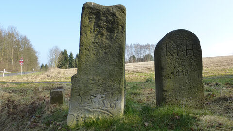 Grenzsteinnest Gruppe von Grenzsteinen