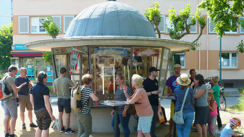 Historischer Kiosk in Betrieb Kiosk in Betrieb