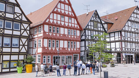 Hofgeismar, Markt 5 das im 16. Jhdt. erbaute Kaufmannshaus wird heute als Tourismuszentrum genutzt. 