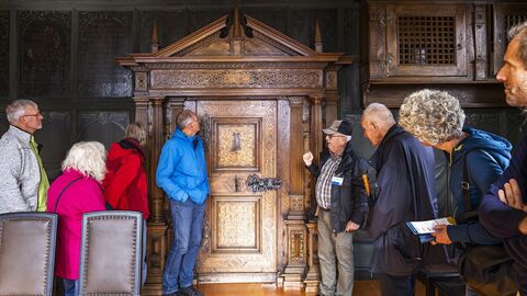 Teilnehmende der Stadtführung im Rathaus von Alsfeld