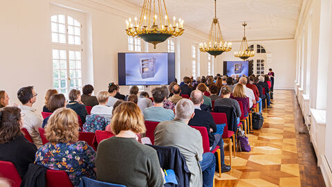 Der Tagungsraum in Schloss Biebrich am Rhein