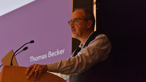 Dr. des. Thomas Becker