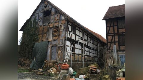 Zustand des Grebehauses während der Instandsetzung