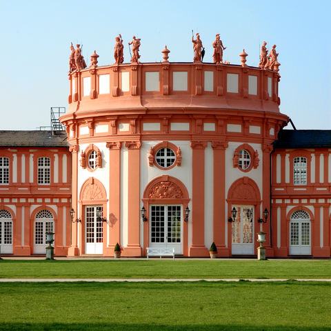 Die Rotunde des Biebricher Schlosses. Foto. Rotunde des Schlosses Biebrich.
